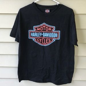 Neon bar and shield, with no surprises here!  Sz L